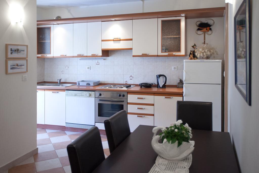 Ideal Location Split Apartments Zimmer foto