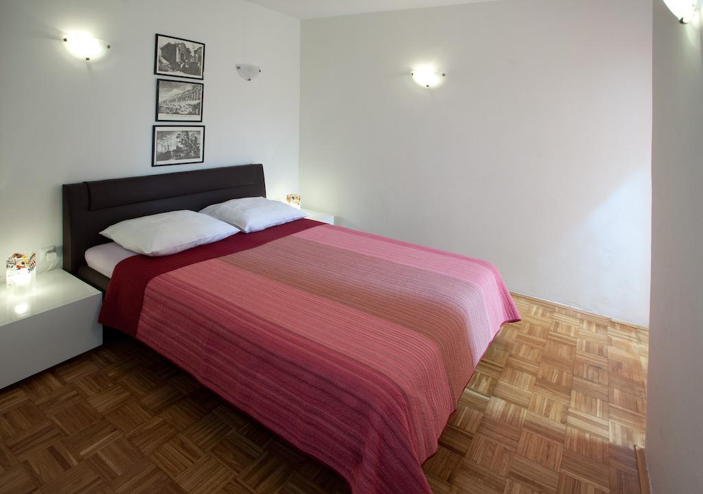Ideal Location Split Apartments Zimmer foto