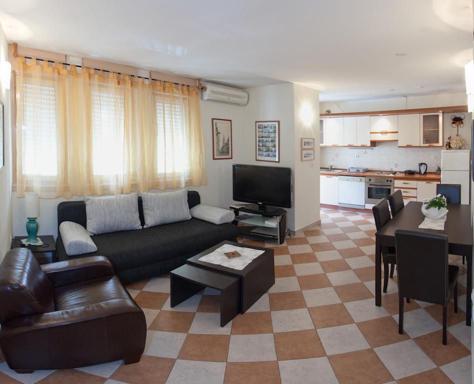 Ideal Location Split Apartments Zimmer foto