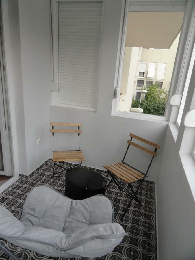 Ideal Location Split Apartments Exterior foto
